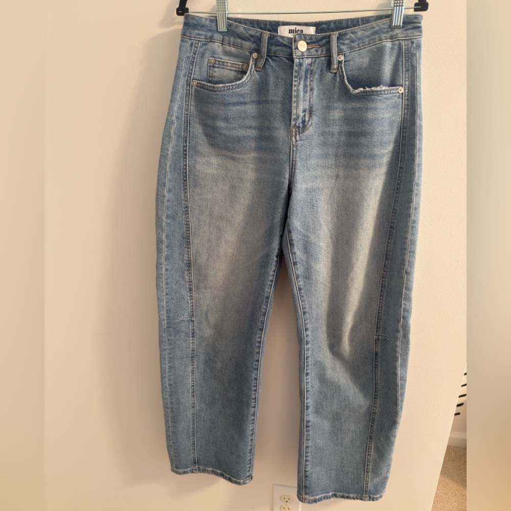 Women's Light Wash Barrel Jeans